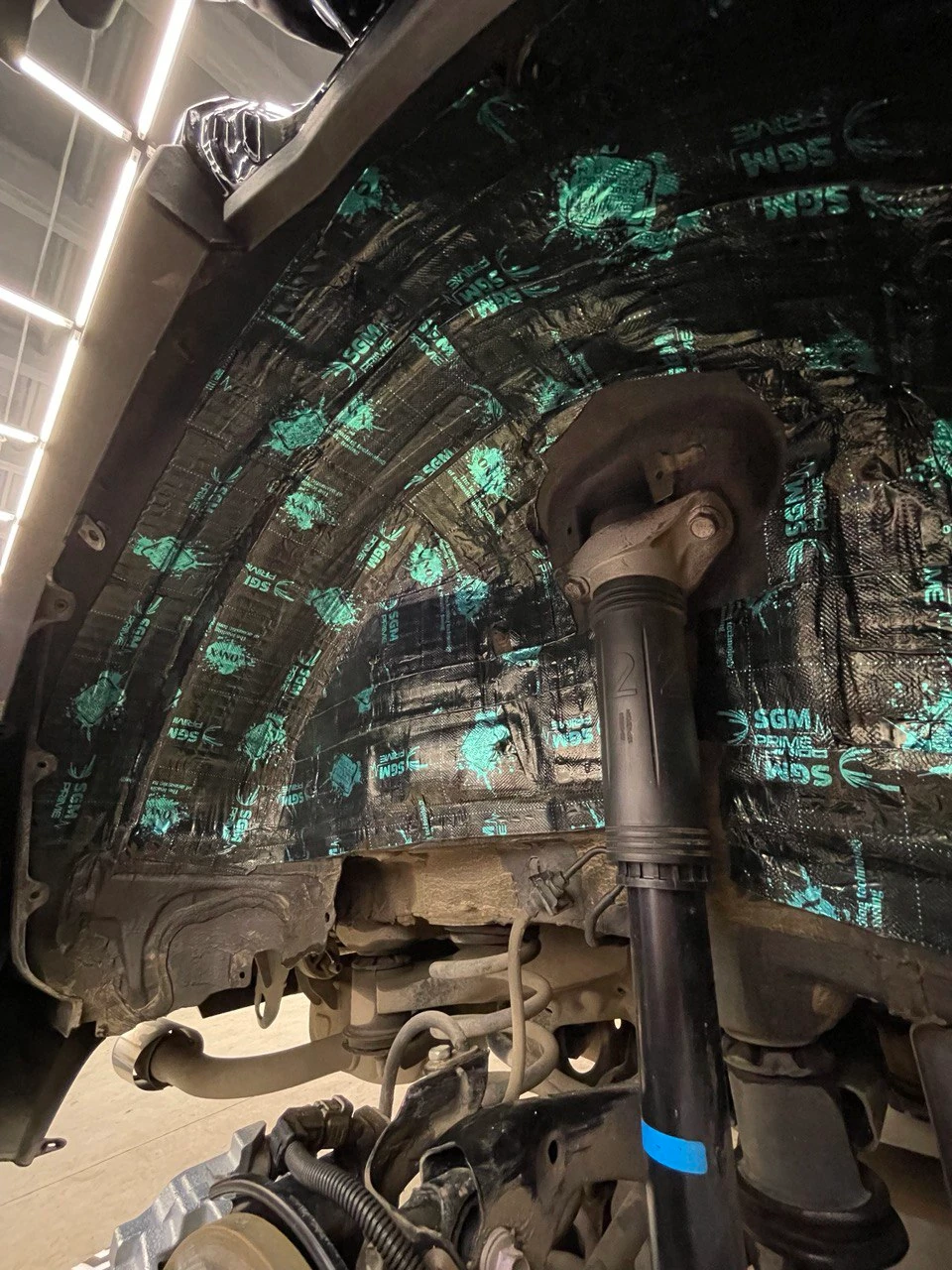 f1detailing_shumoizolyatsiya_photo5